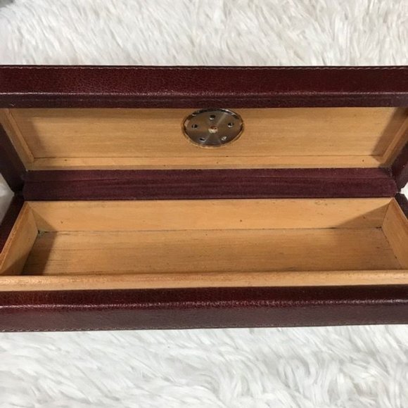 Genuine Italian Leather Cedar Wood Hygrometer Humidor w/ Storage Bag & Punch - Picture 2 of 13
